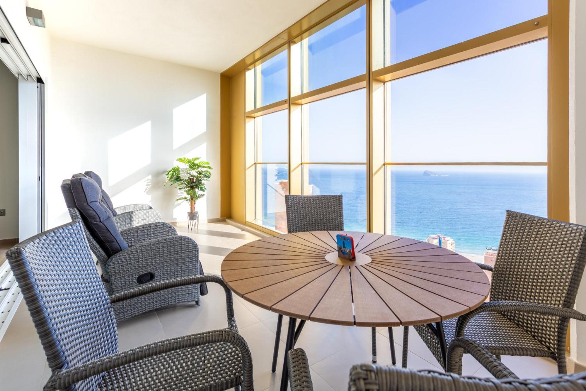 Intempo By Holuxe - 154 - 15Th Floor Apartment เบนิดอร์ม ภายนอก รูปภาพ
