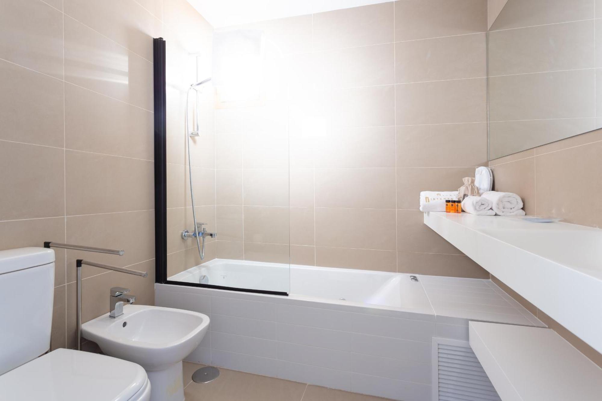 Intempo By Holuxe - 154 - 15Th Floor Apartment เบนิดอร์ม ภายนอก รูปภาพ